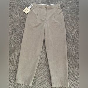 Aritzia pants high-waist, straight leg with pleats